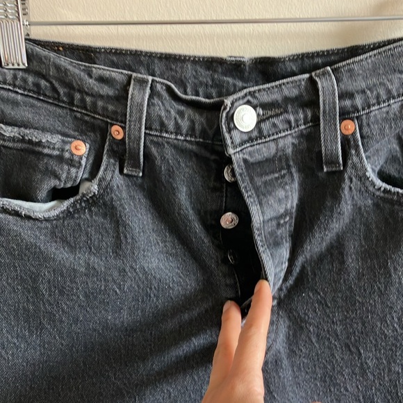 Levi’s 501 faded black jeans women size 29 button fly - Picture 4 of 8